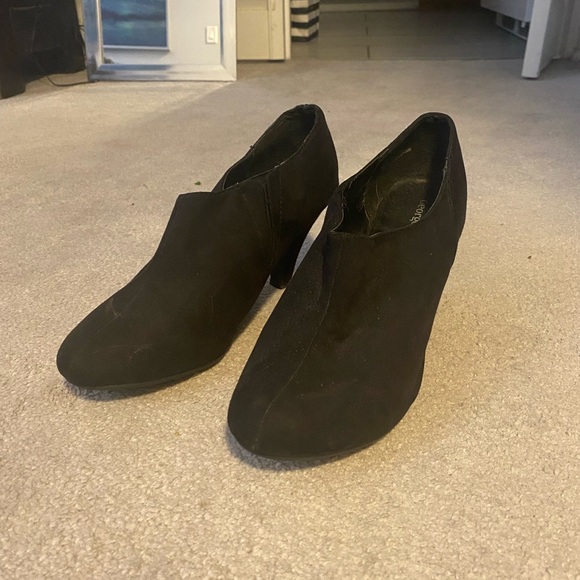 George black heeled booties. Size 10 - Picture 1 of 3